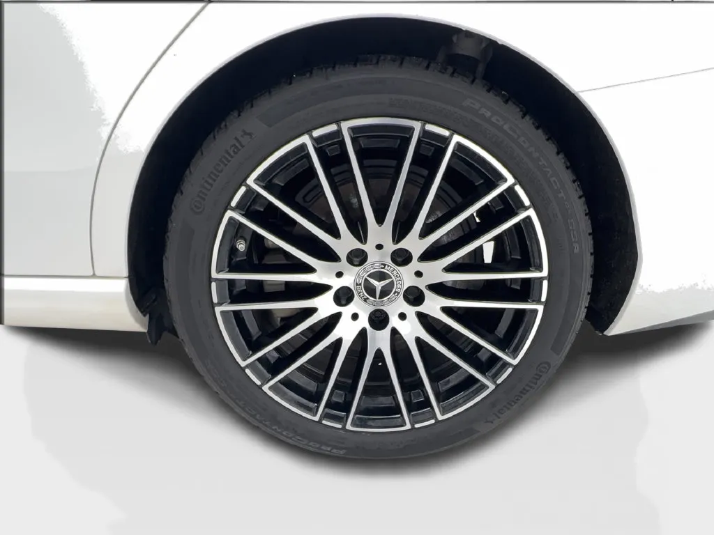 Mercedes-Benz C-Class photo 12