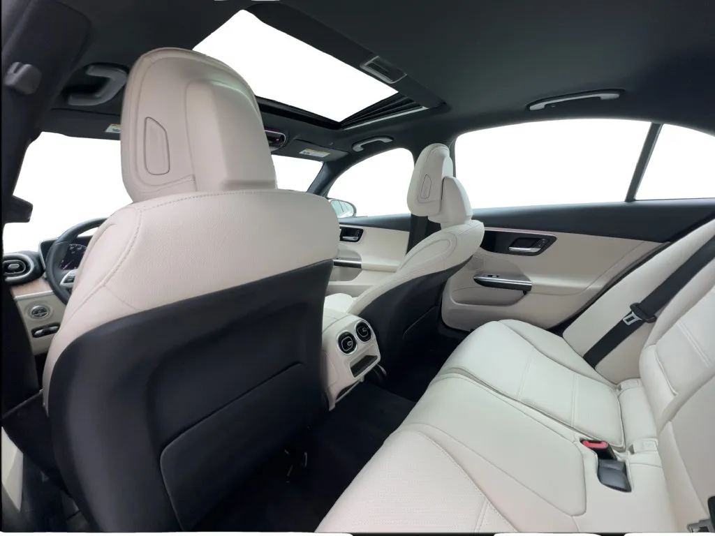 Mercedes-Benz C-Class photo 25