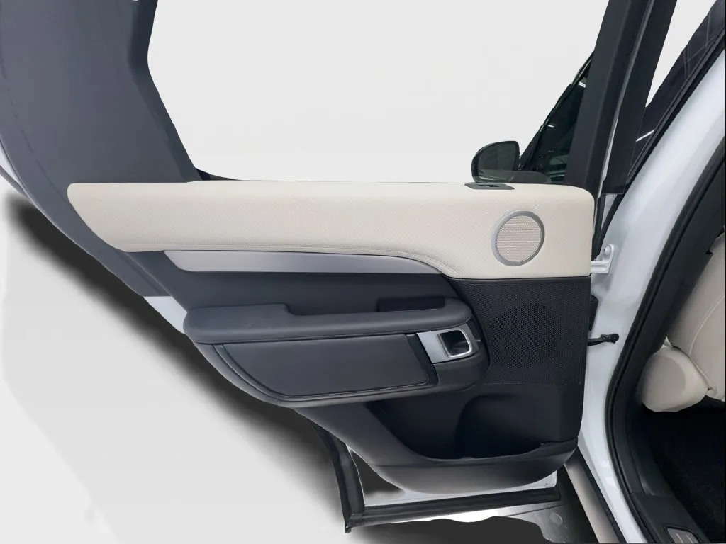 Land Rover Discovery photo 25