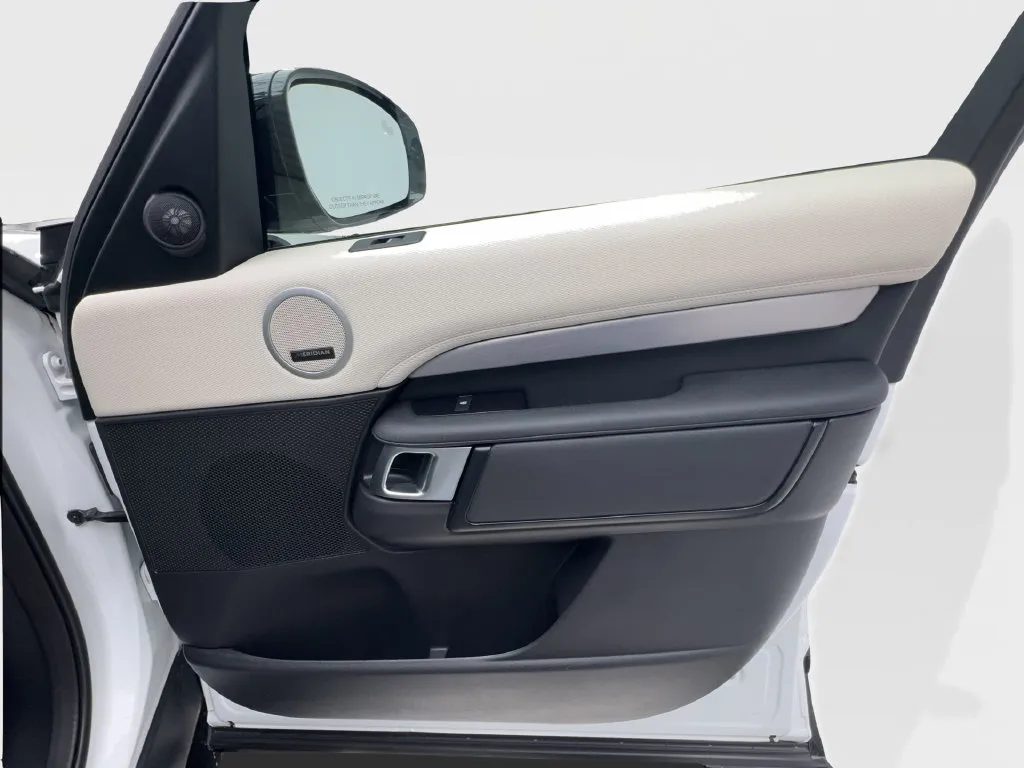 Land Rover Discovery photo 39