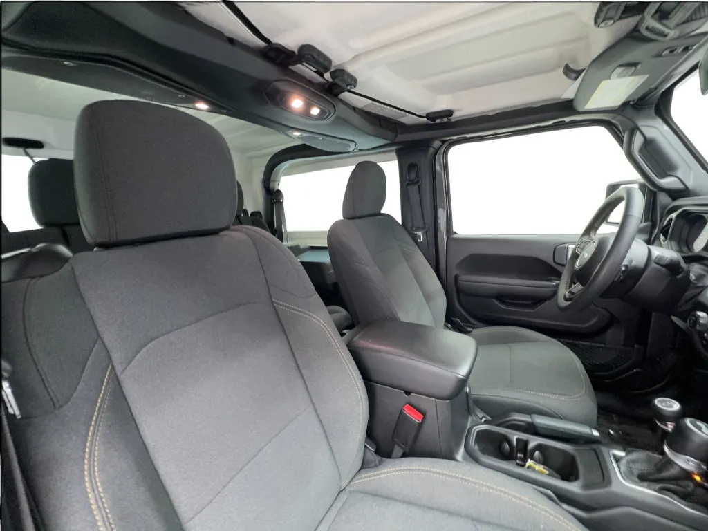 Jeep Wrangler photo 23