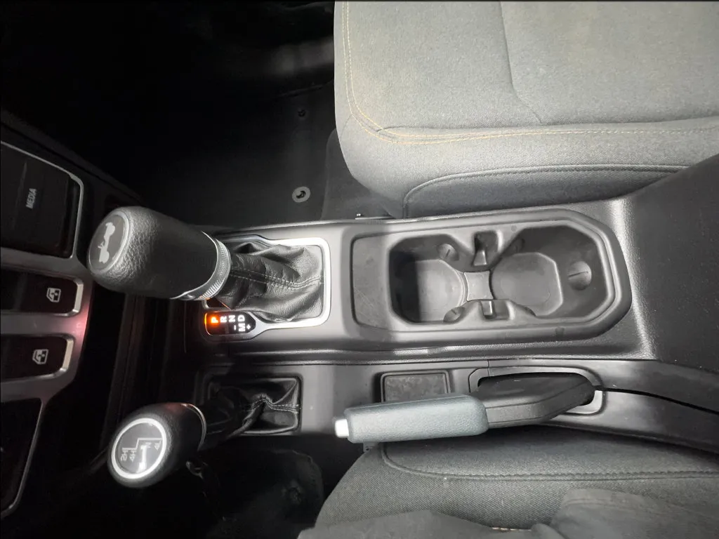 Jeep Wrangler photo 29