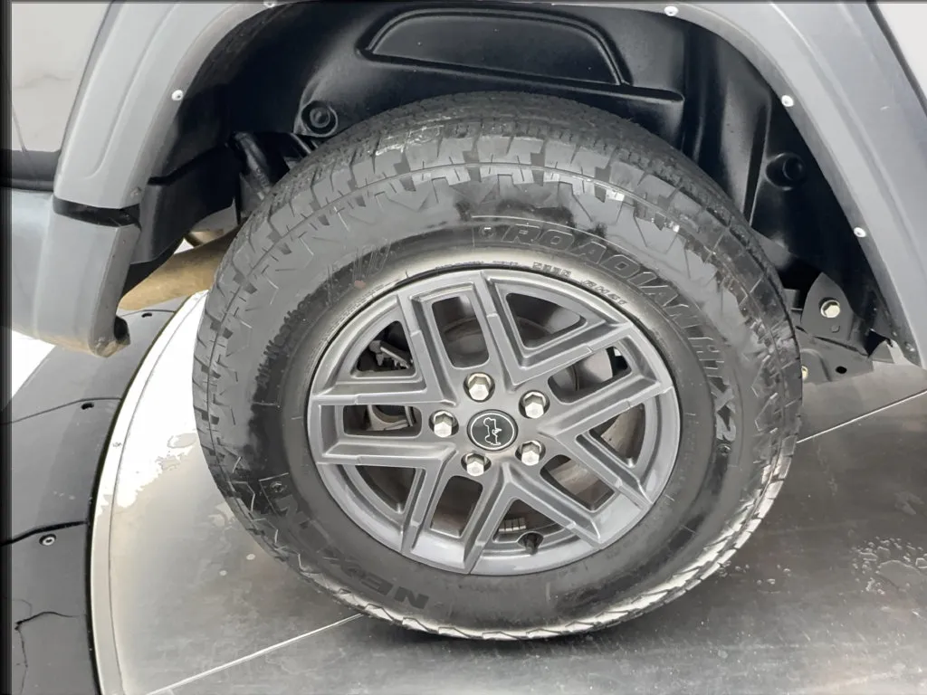 Jeep Wrangler photo 11