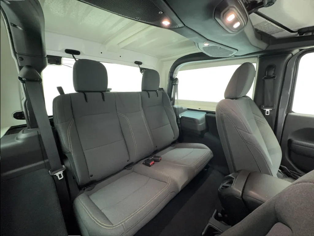 Jeep Wrangler photo 27