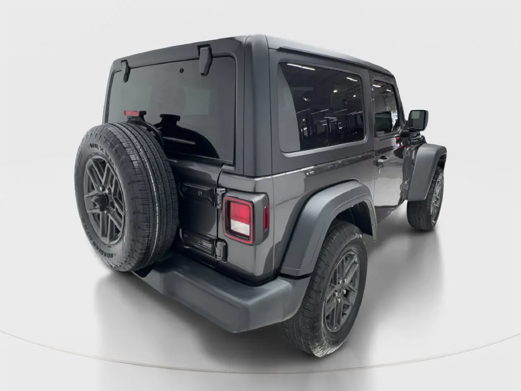 Jeep Wrangler photo 14
