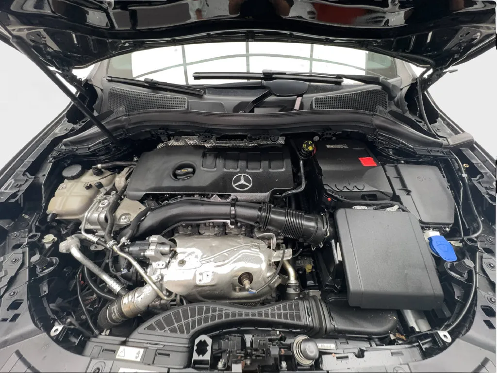 Mercedes-Benz GLA photo 19