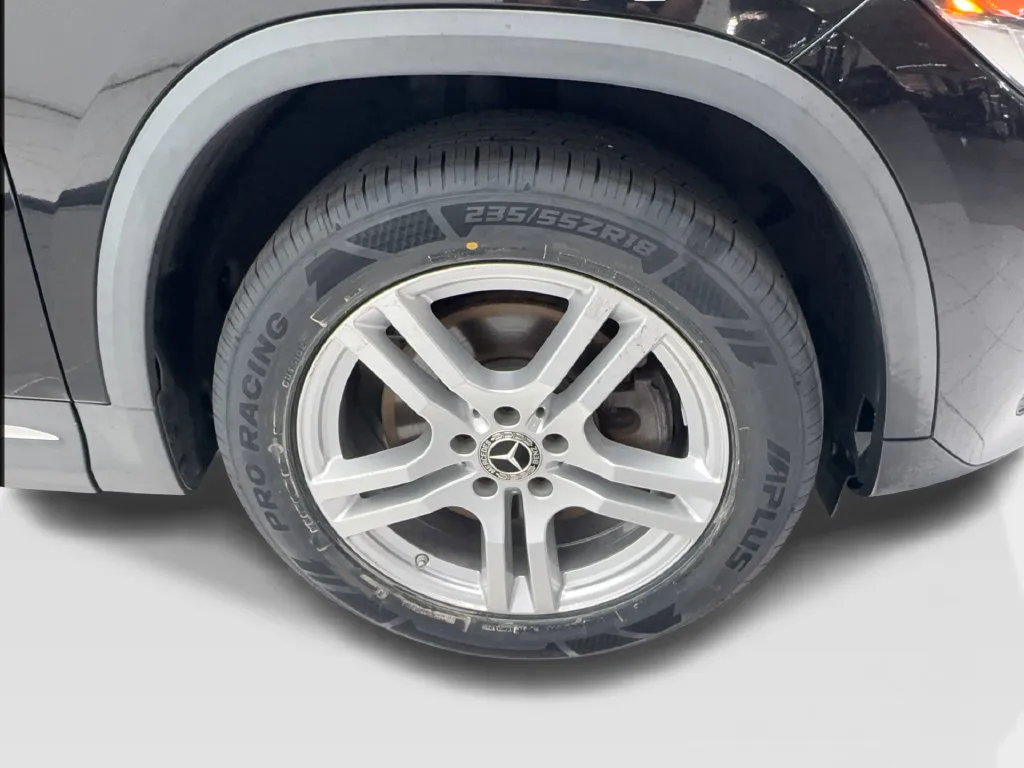 Mercedes-Benz GLA photo 15
