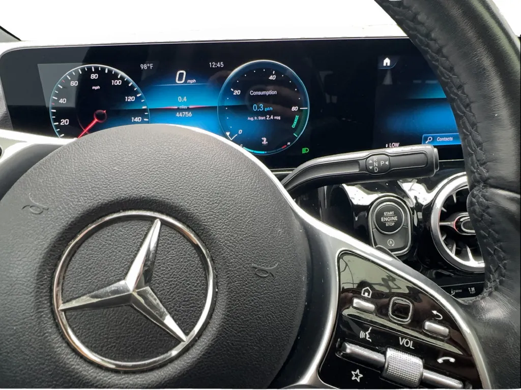 Mercedes-Benz GLA photo 41