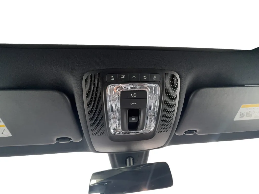 Mercedes-Benz GLA photo 45