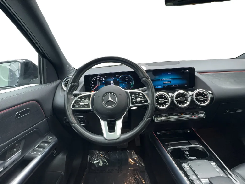 Mercedes-Benz GLA photo 35