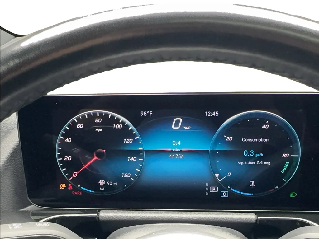 Mercedes-Benz GLA photo 40