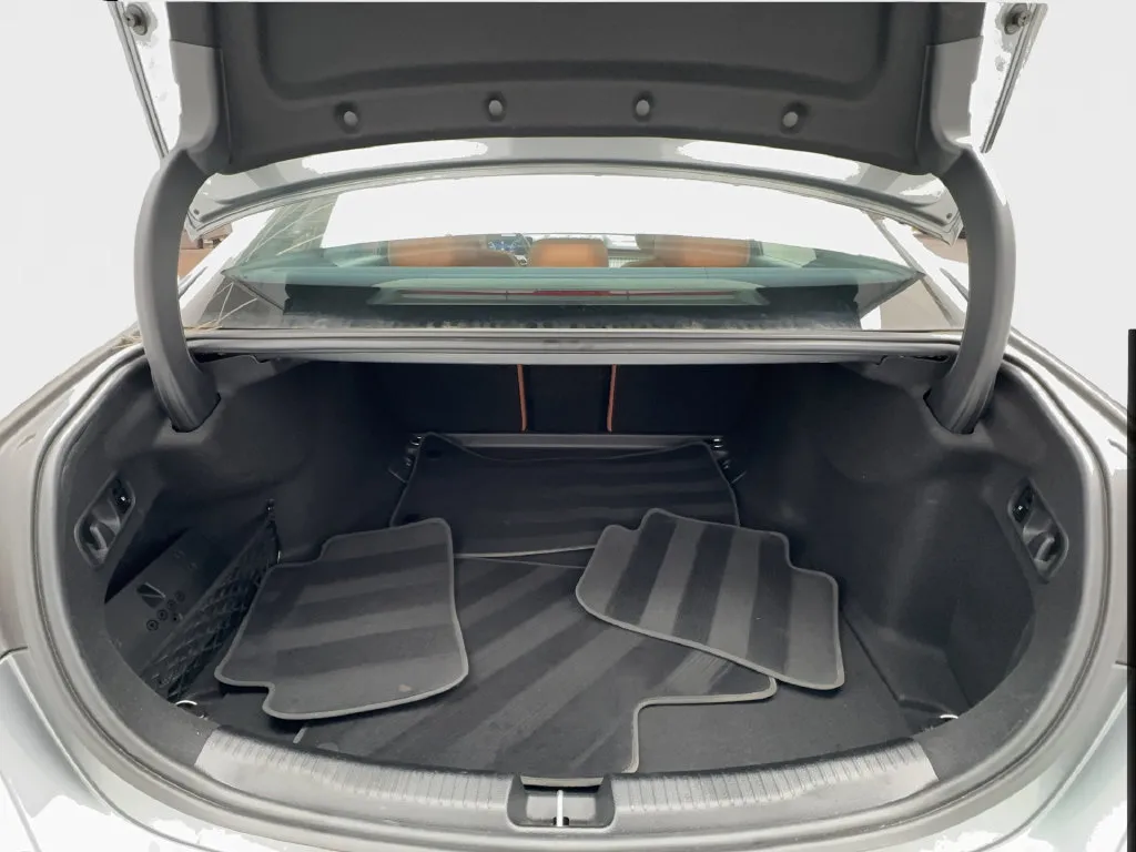 Mercedes-Benz C-Class photo 19