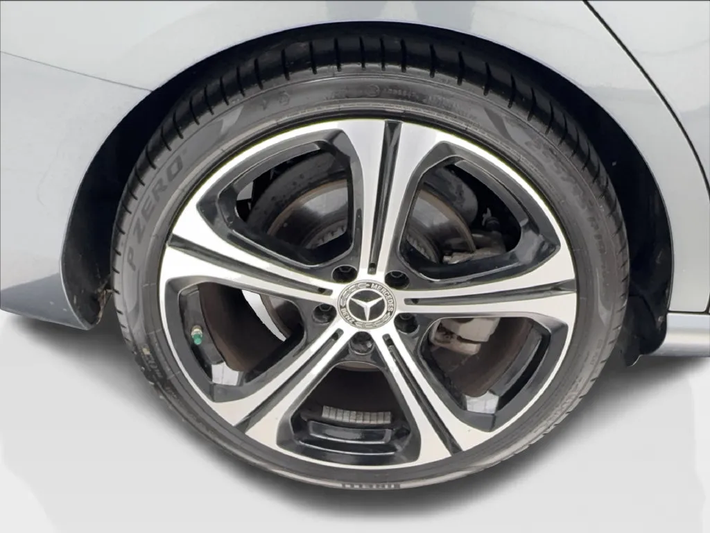 Mercedes-Benz C-Class photo 18