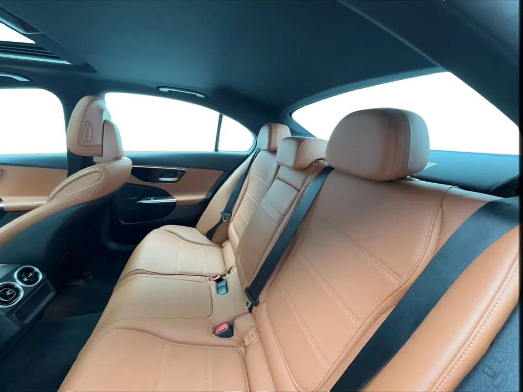 Mercedes-Benz C-Class photo 26