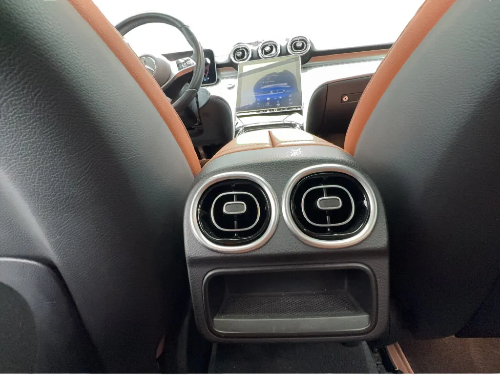 Mercedes-Benz C-Class photo 40