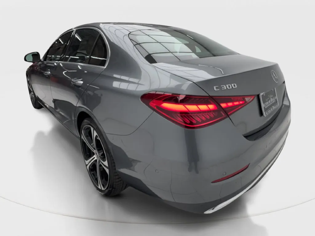 Mercedes-Benz C-Class photo 11