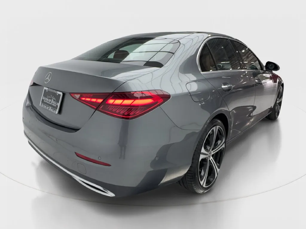 Mercedes-Benz C-Class photo 8