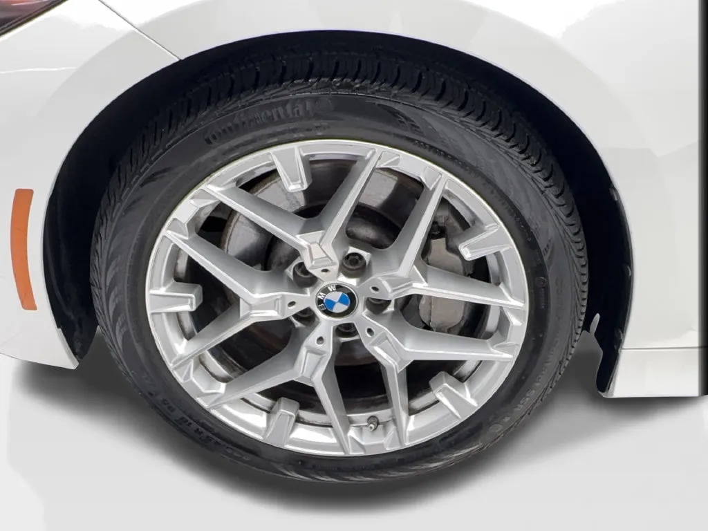 BMW 3 Series photo 15