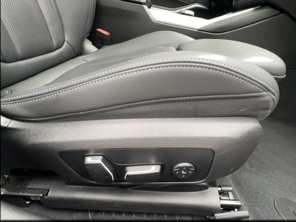 BMW 3 Series photo 35
