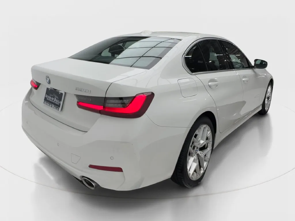 BMW 3 Series photo 8