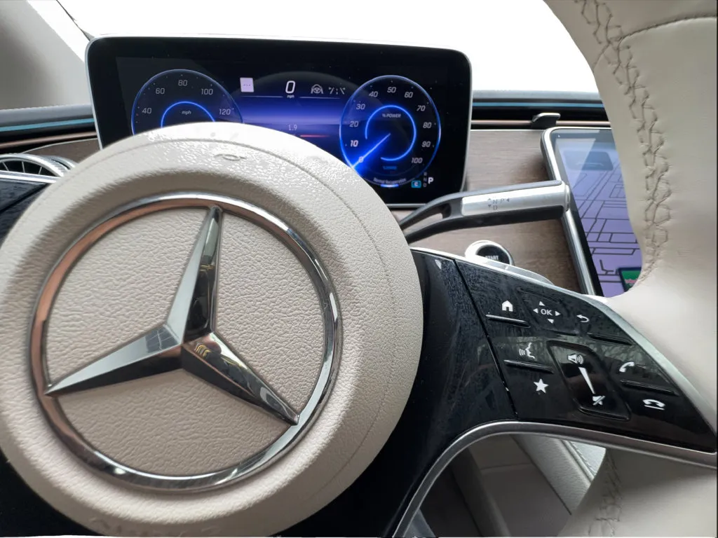 Mercedes-Benz EQS photo 40
