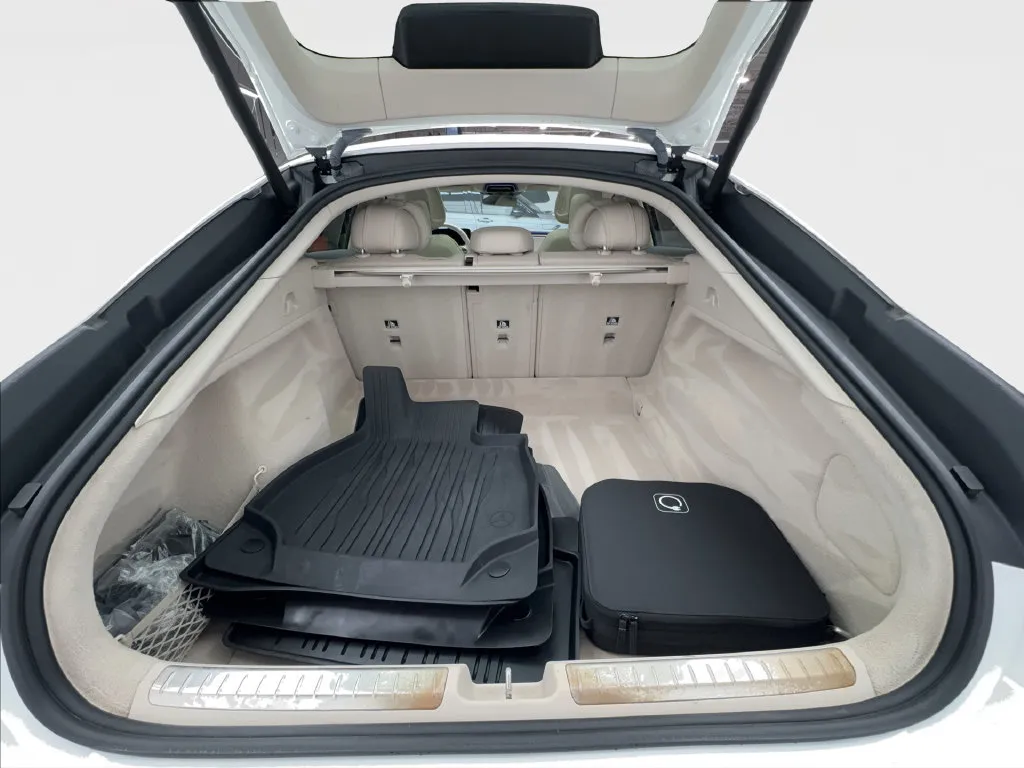 Mercedes-Benz EQS photo 18