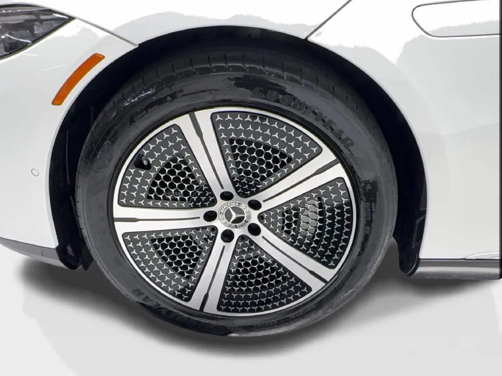 Mercedes-Benz EQS photo 14