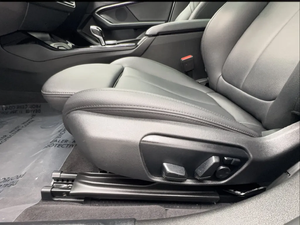 BMW 2 Series photo 23