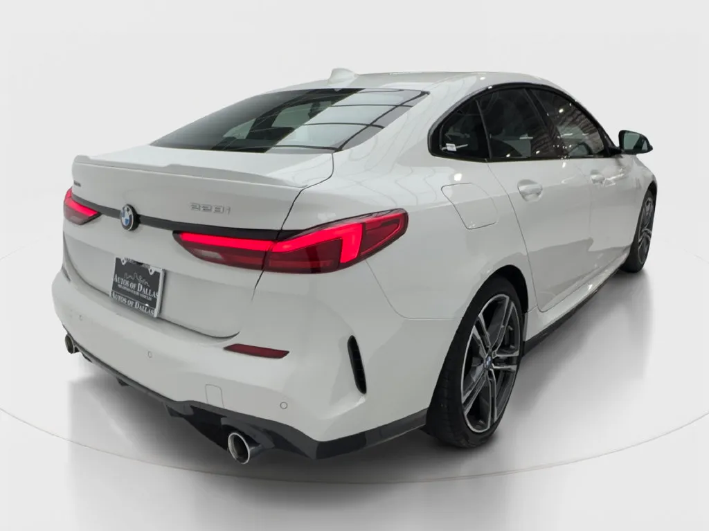 BMW 2 Series photo 8