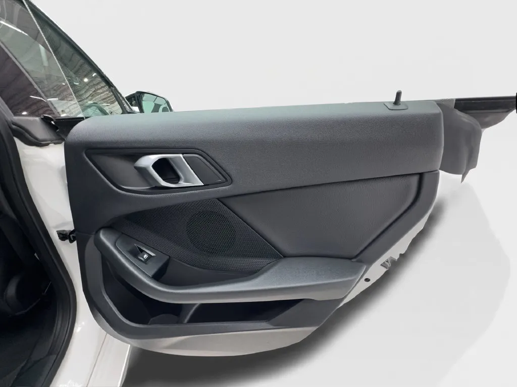 BMW 2 Series photo 32