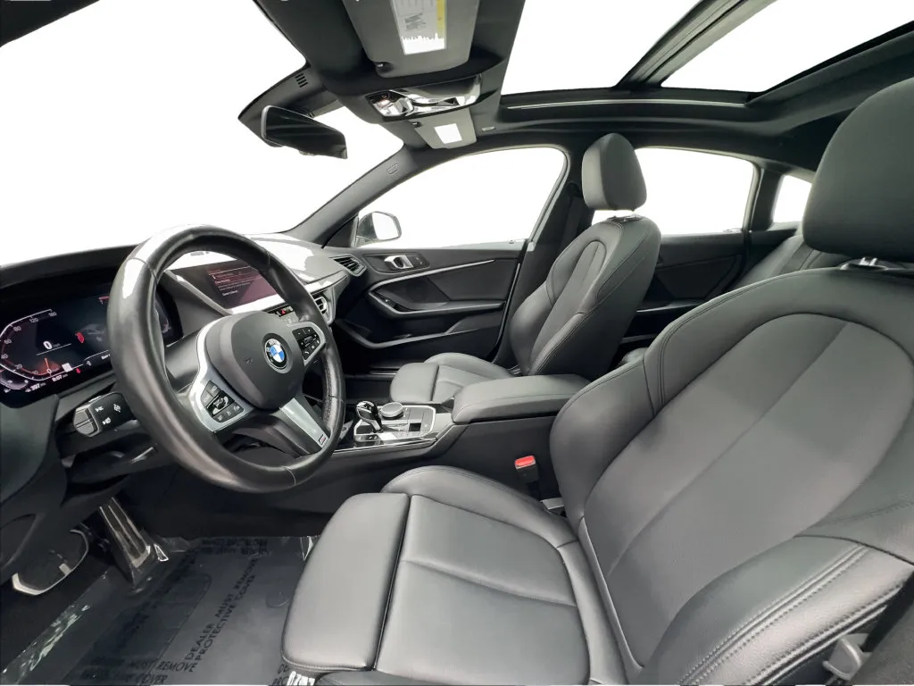 BMW 2 Series photo 22