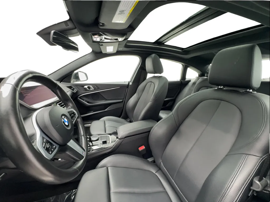 BMW 2 Series photo 21