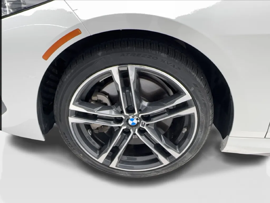 BMW 2 Series photo 15