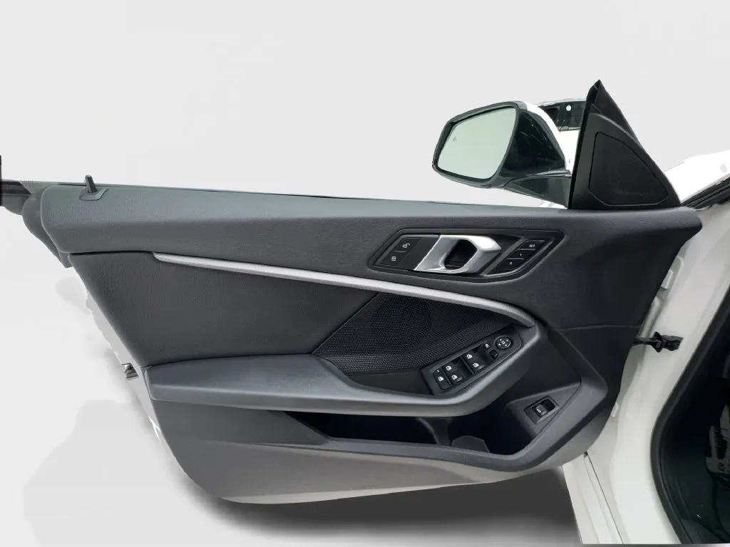 BMW 2 Series photo 25