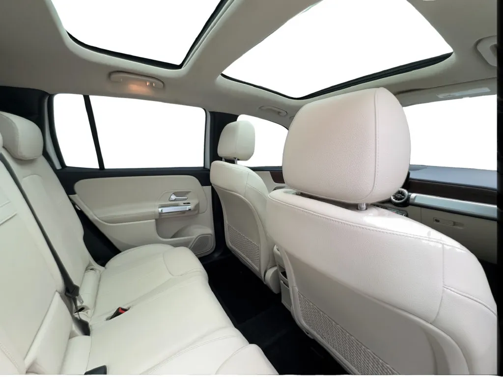 Mercedes-Benz GLB photo 27