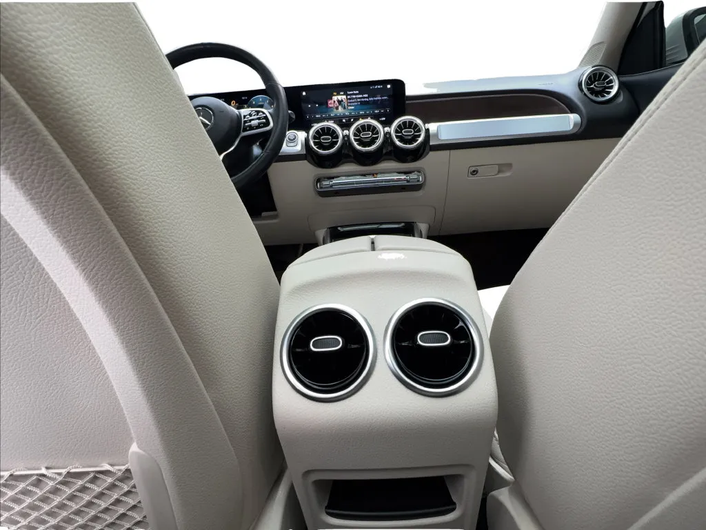 Mercedes-Benz GLB photo 39