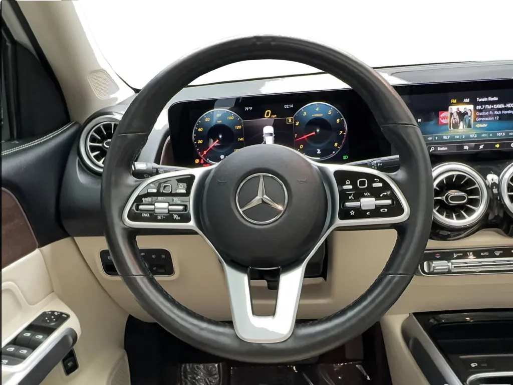 Mercedes-Benz GLB photo 36