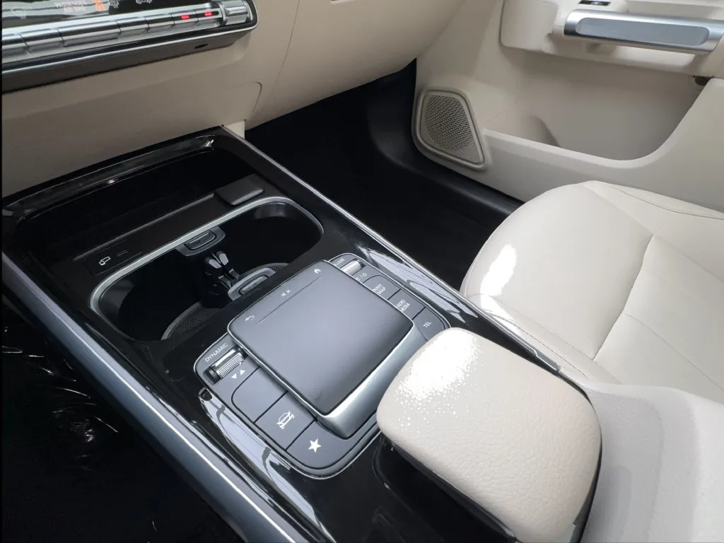 Mercedes-Benz GLB photo 45