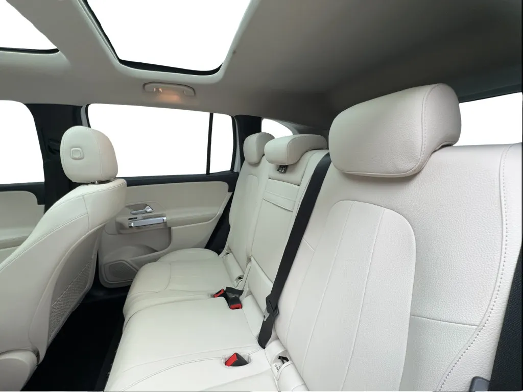 Mercedes-Benz GLB photo 25