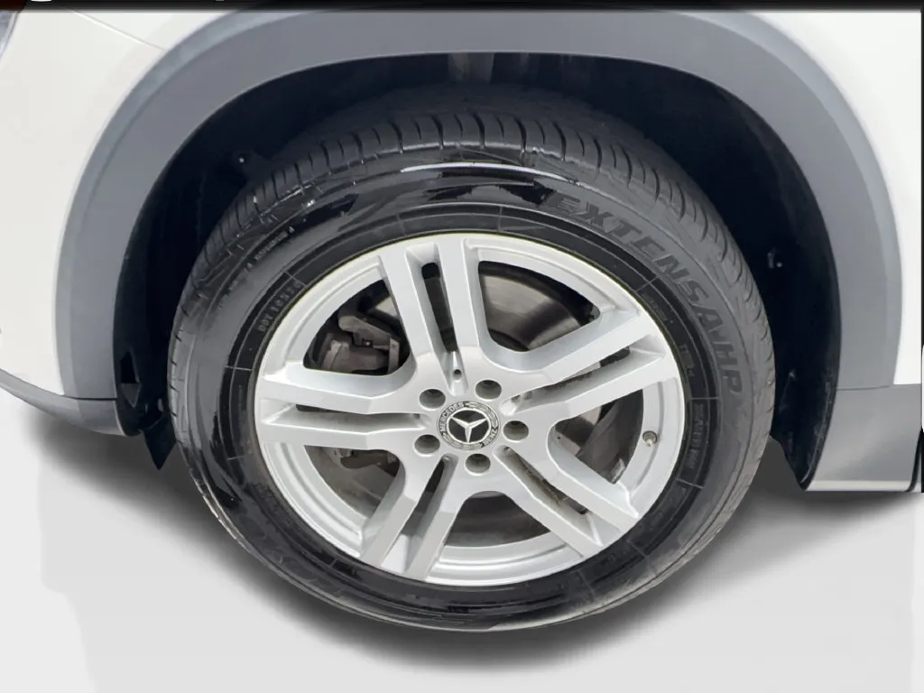 Mercedes-Benz GLB photo 14