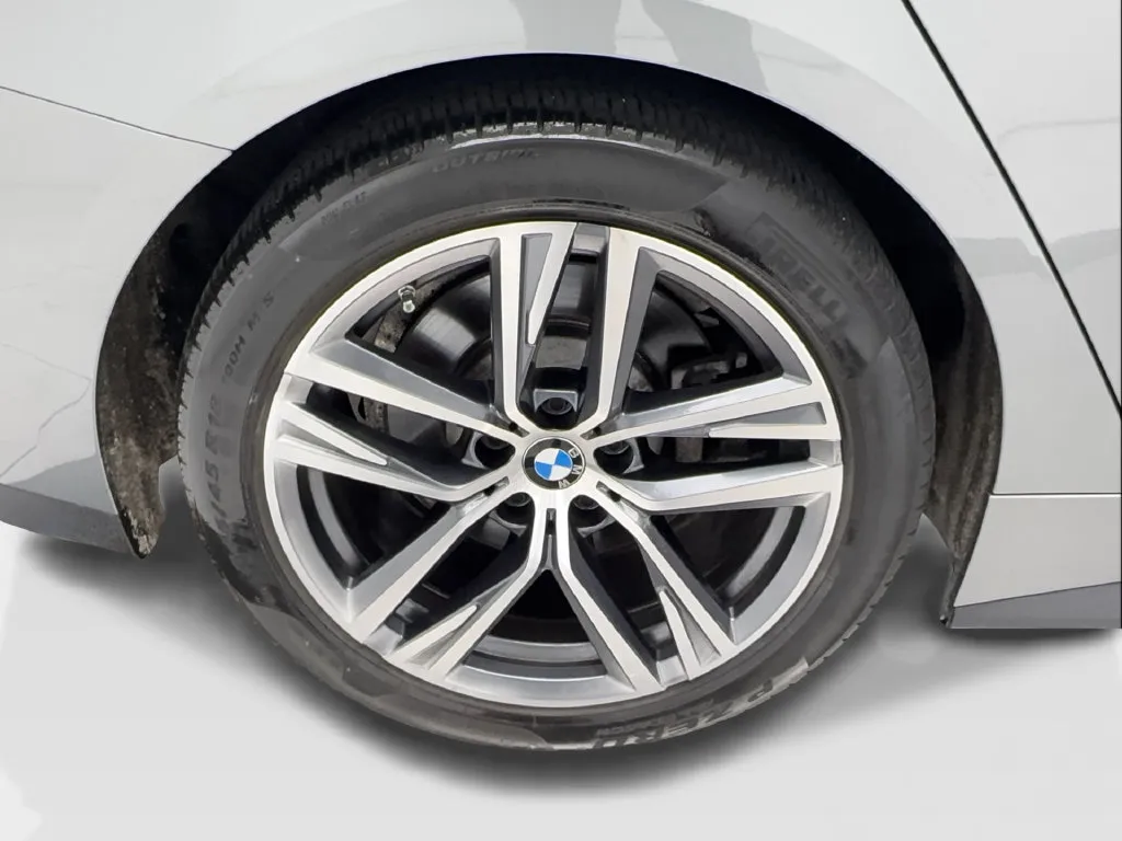 BMW 4 Series photo 18