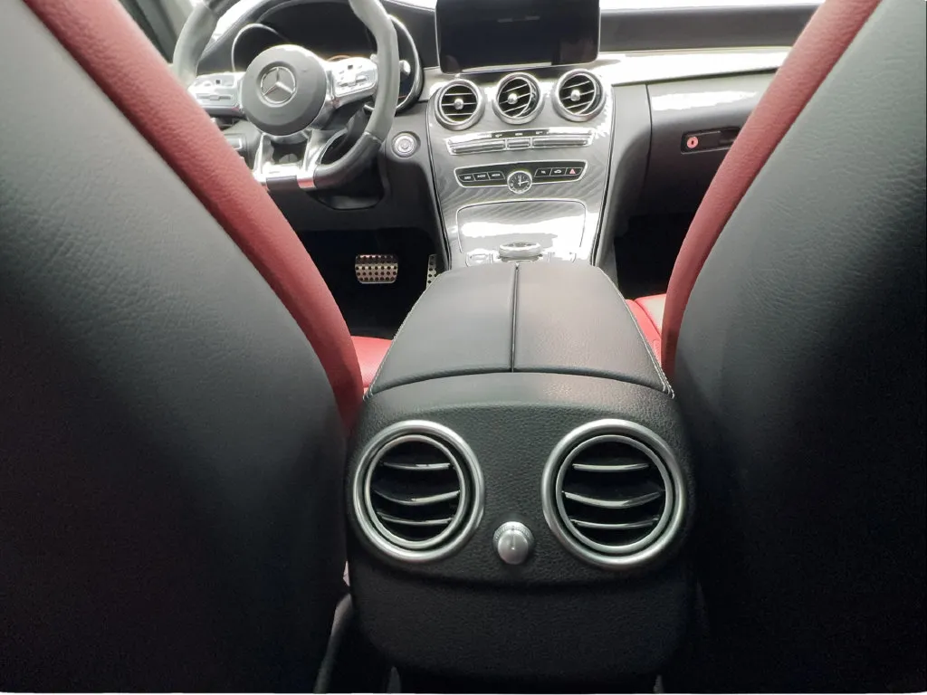 Mercedes-Benz C-Class photo 35