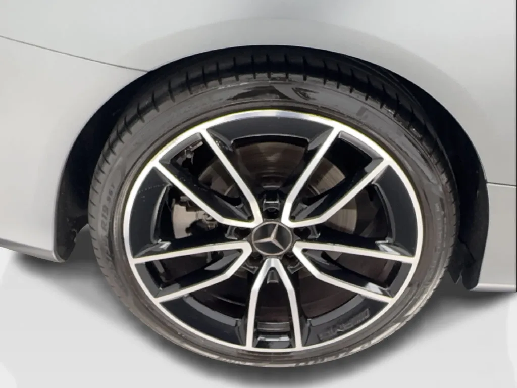 Mercedes-Benz C-Class photo 18