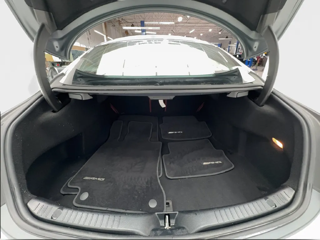 Mercedes-Benz C-Class photo 19
