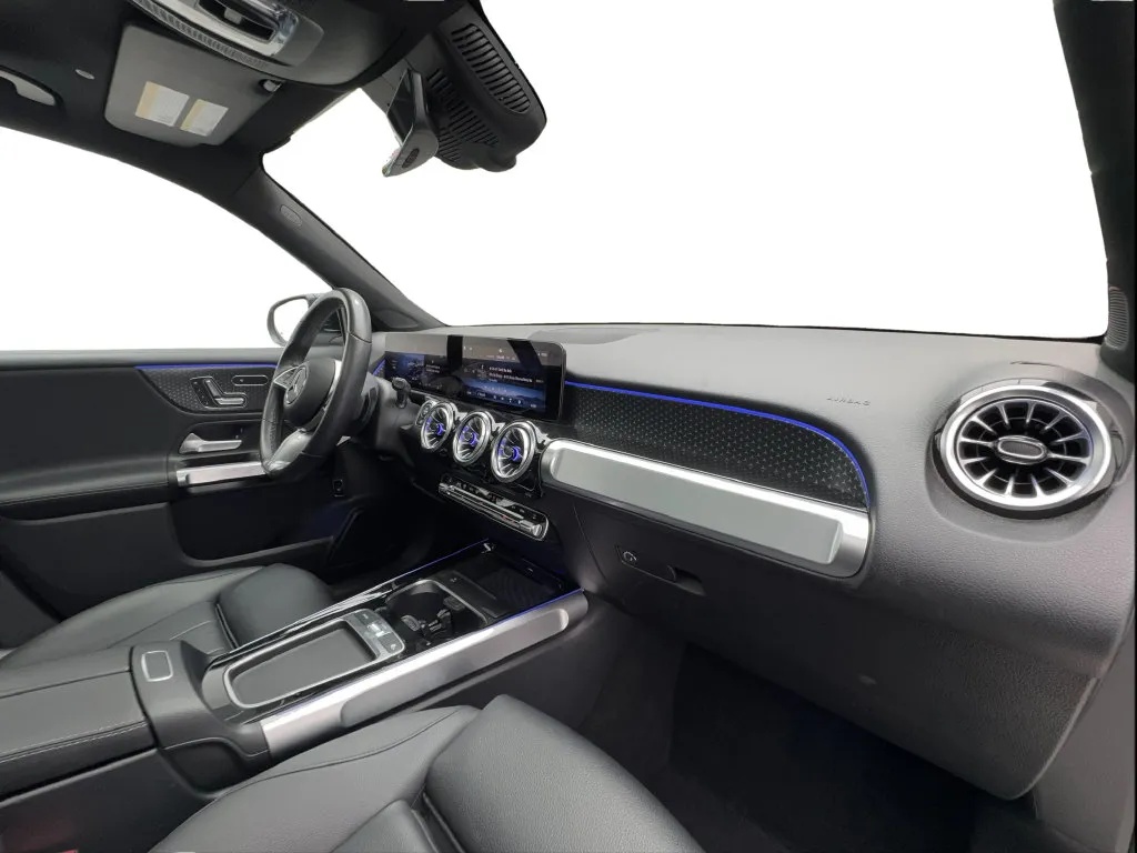 Mercedes-Benz GLB photo 30