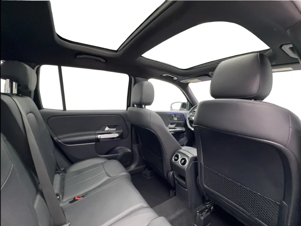 Mercedes-Benz GLB photo 26