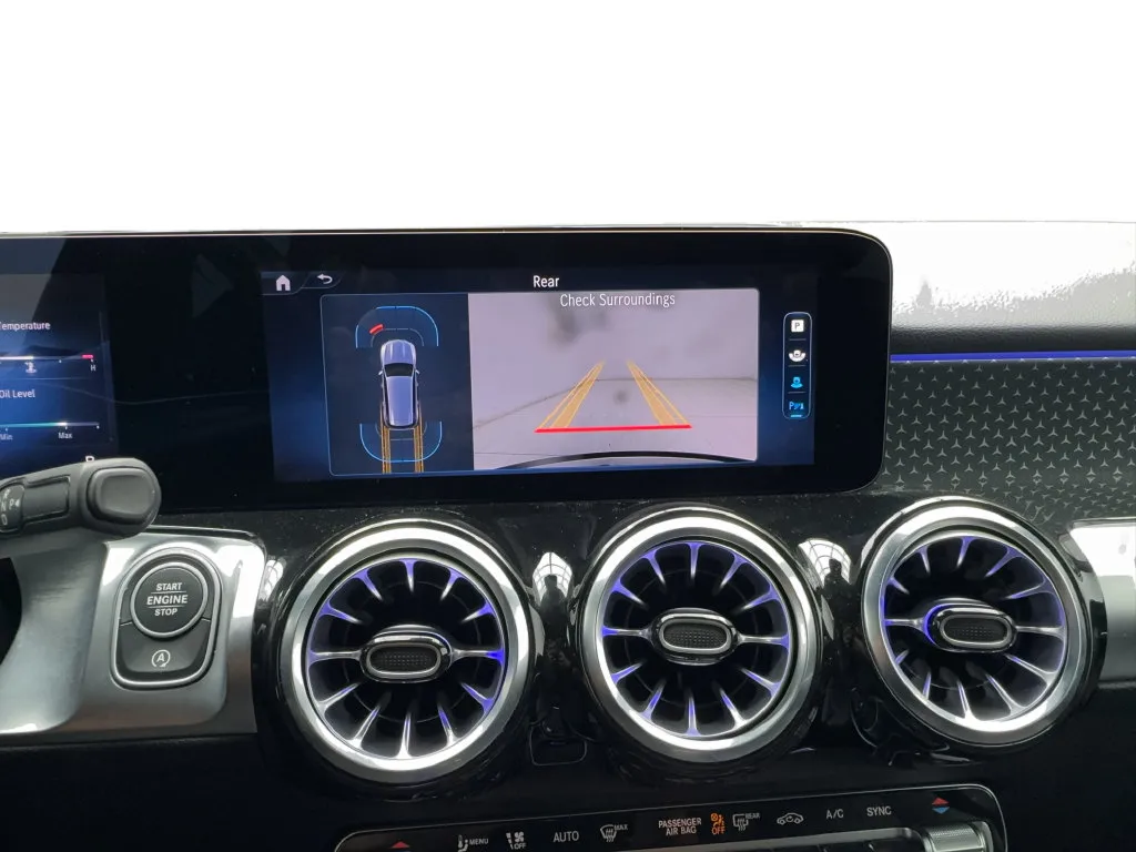 Mercedes-Benz GLB photo 50