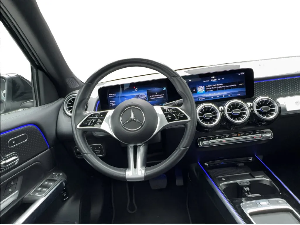 Mercedes-Benz GLB photo 34