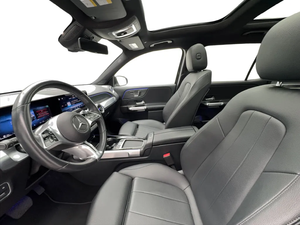 Mercedes-Benz GLB photo 20