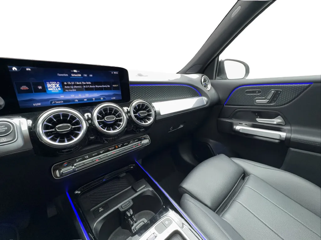 Mercedes-Benz GLB photo 42